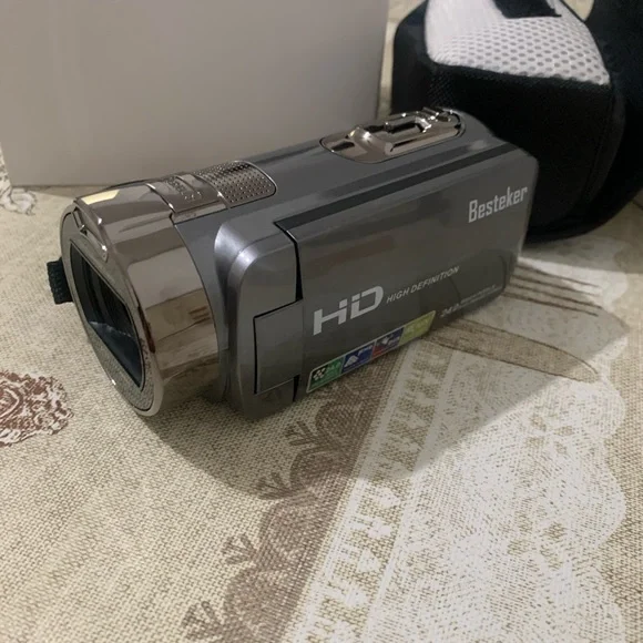 DIGITAL VIDEO CAMERA - Picture 8 of 10